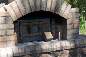 Oogie and Ken took me to visit a friend who bakes amazing breads and pizzas in this outdoor woodfire oven.